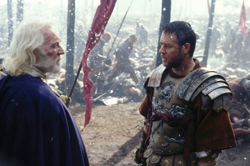 Il gladiatore - (L to R): Richard Harris 'Marco Aurelio' e Russell Crowe 'Massimo Decimo Meridio' in una foto di scena - Il gladiatore