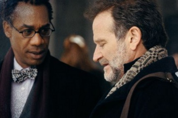 Una voce nella notte - (L to R): Joe Morton 'Ashe' e Robin Williams 'Gabriel Noone' in una foto di scena - Una voce nella notte