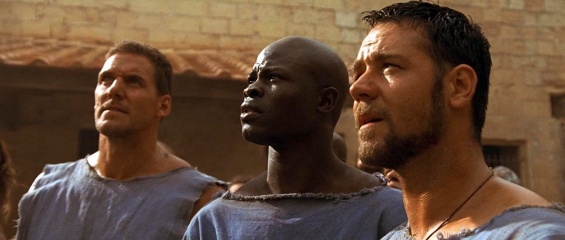 Il gladiatore - (L to R): Ralf Moeller 'Hagen', Djimon Hounsou 'Juba' e Russell Crowe 'Massimo Decimo Meridio' in una foto di scena - Il gladiatore