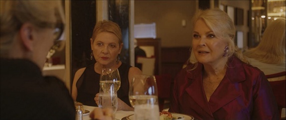 Let Them All Talk - (L to R): Meryl Streep 'Alice', Dianne Wiest 'Susan' e Candice Bergen 'Roberta' in una foto di scena - Lasciali parlare
