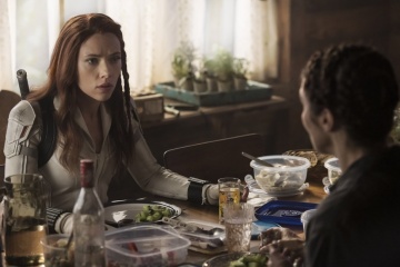 Black Widow - (L to R): Scarlett Johansson 'Vedova Nera' e Rachel Weisz 'Vedova Nera' in una foto di scena - Black Widow