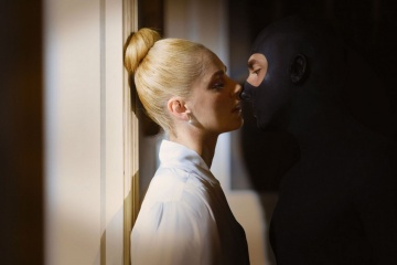 Diabolik - Miriam Leone 'Eva Kant' con Luca Marinelli 'Diabolik' in una foto di scena - Diabolik