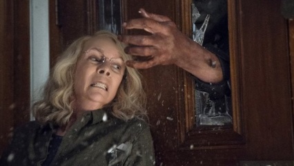 Halloween Kills - Jamie Lee Curtis 'Laurie Strode' in una foto di scena - Halloween Kills