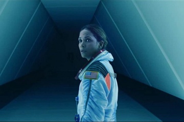 Moonfall - Halle Berry 'Jo Fowler' in una foto di scena - Moonfall
