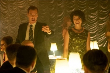 L'ombra delle spie - Benedict Cumberbatch 'Greville Wynne' con Jessie Buckley 'Sheila Wynne' in una foto di scena - L'ombra delle spie