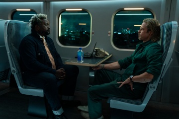 Bullet Train - (L to R): Brian Tyree Henry 'Lemon' e Brad Pitt 'Ladybug' in una foto di scena - Bullet Train