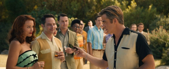 Don't Worry Darling - (L to R): Olivia Wilde 'Mary', Nick Kroll 'Bill' e Chris Pine 'Frank' in una foto di scena - Photo Credit: Courtesy of Warner Bros. Pictures
© 2022 Warner Bros. Entertainment Inc. All Rights Reserved. - Don't Worry Darling