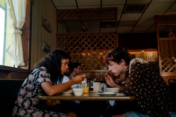 Bones And All - Taylor Russell 'Maren Yearly' con Timothée Chalamet 'Lee' in una foto di scena - Photo Credit: Yannis Drakoulidis
© 2022 Metro-Goldwyn-Mayer Pictures Inc.  All Rights Reserved. - Bones And All