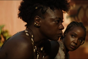 The Woman King - (L to R): Viola Davis 'Nanisca' e Thuso Mbedu 'Nawi' in una foto di scena
© 2022 CTMG, Inc. All Rights Reserved. ALL IMAGES ARE PROPERTY OF SONY PICTURES ENTERTAINMENT INC. FOR PROMOTIONAL USE ONLY. - The Woman King