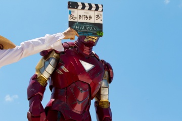 The Avengers - Robert Downey Jr. 'Tony Stark/Iron Man' sul set - Photo Credit: Zade Rosenthal.
Copyright: © 2011 MVLFFLLC. TM & © Marvel. All Rights Reserved. - Invasion